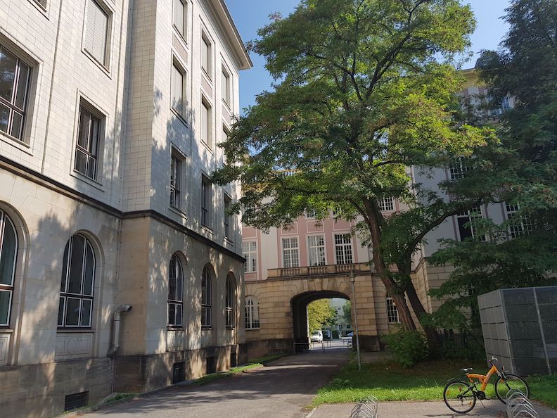 Verbindung Zentralgebäude (Z) und Seminargebäude (S) HTW Dresden